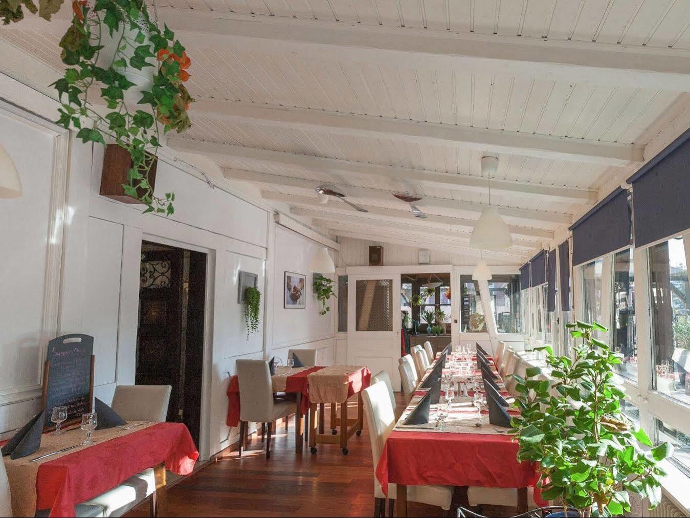 Hotel Restaurant Au Cygne Eschau Esterno foto